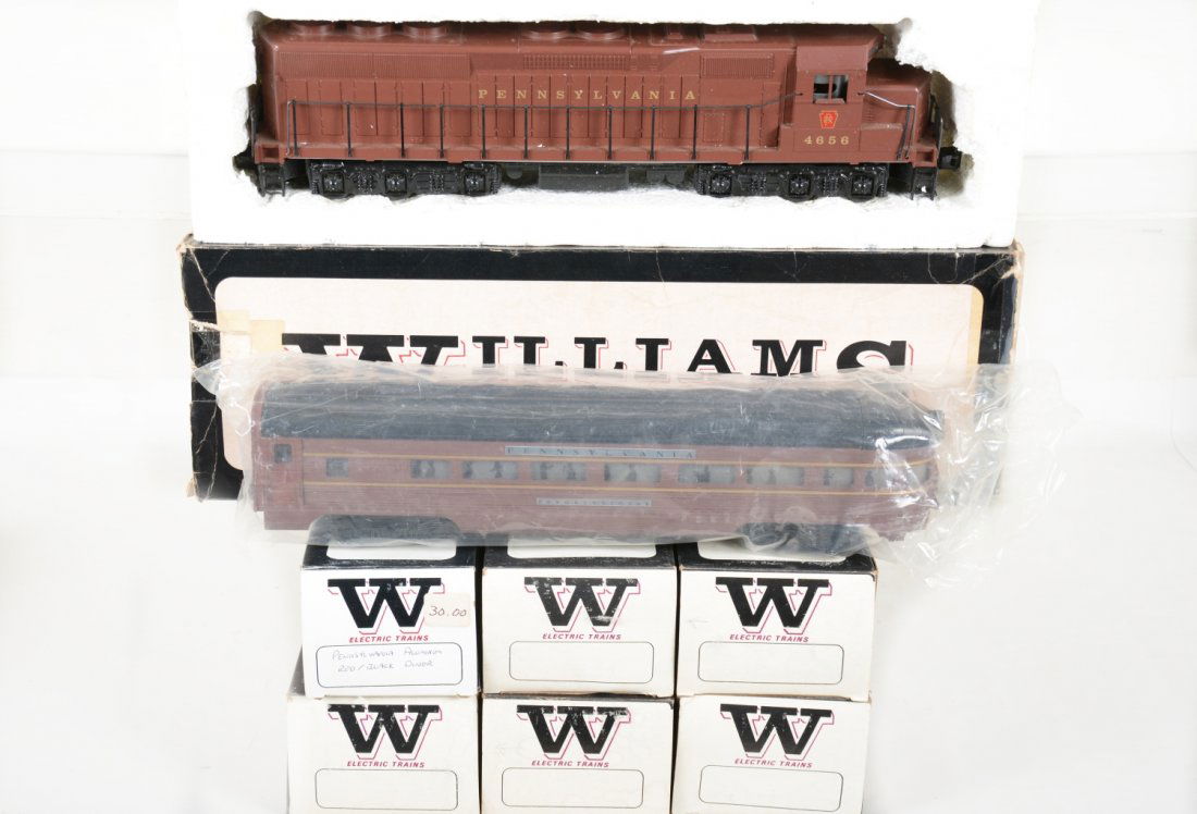 Williams PRR Diesel Passenger Set (1 of 2)