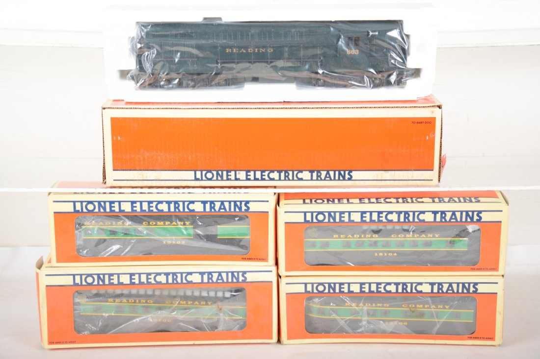 Lionel Reading Passenger Set (1 of 2)