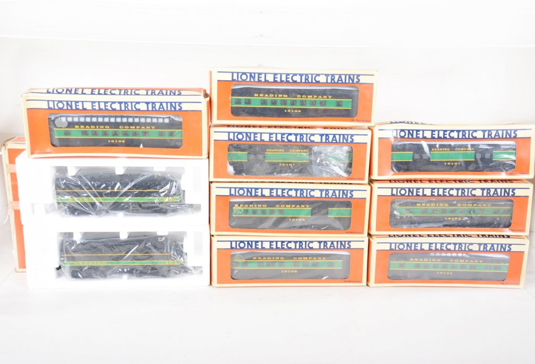 Lionel Reading Passenger Set (1 of 2)