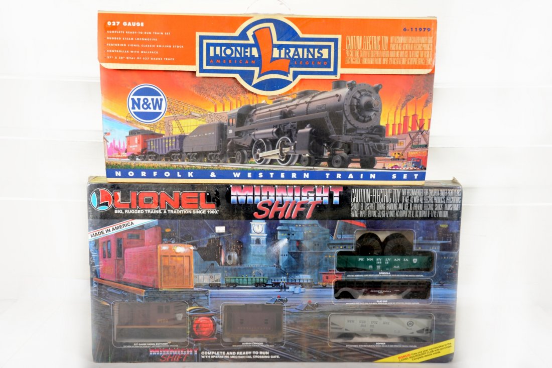 2 Lionel Starter Sets (1 of 2)