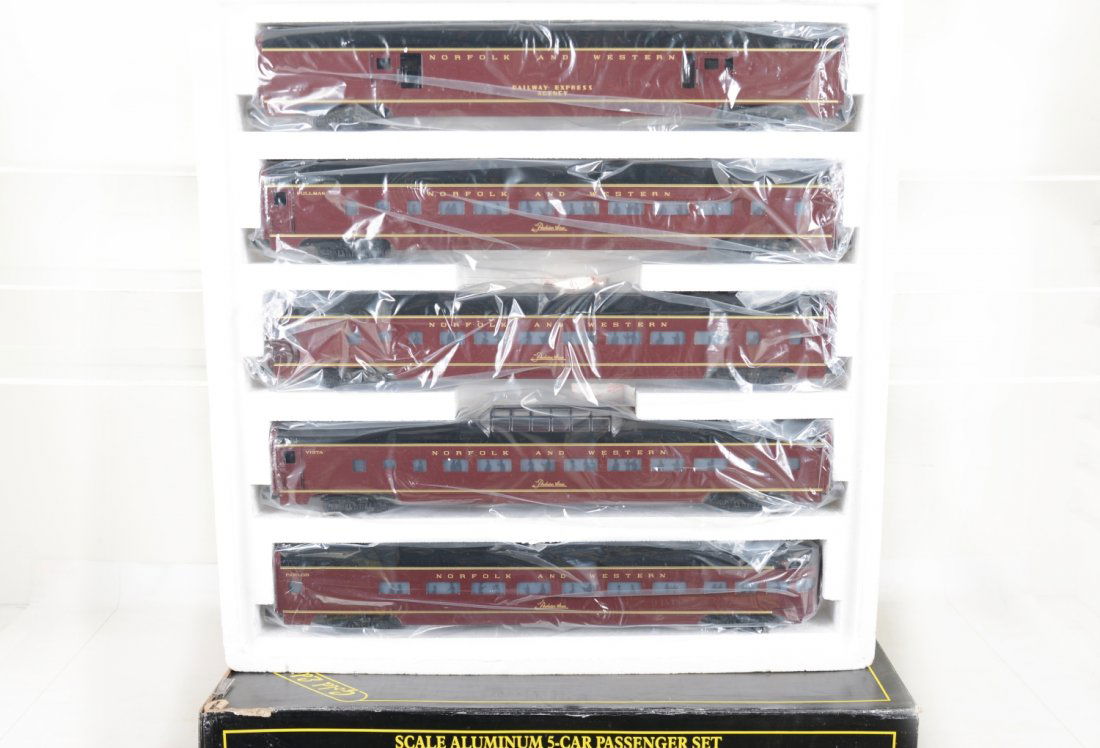 Weaver N&W Scale Smooth Side Cars (1 of 2)