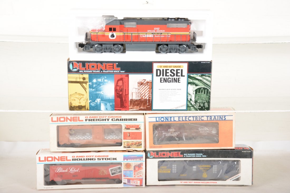 Lionel Diesel Freight Set (1 of 2)