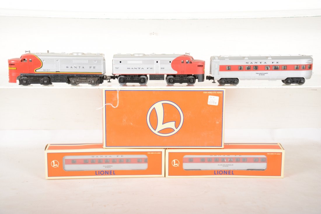 Lionel AT&SF Diesel Passenger Set (1 of 4)