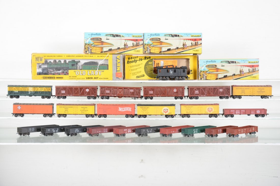 Early Varney Roundhouse HO Trains Lot (1 of 5)