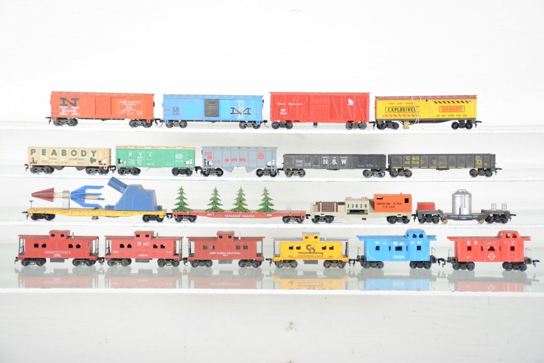 Late American Flyer HO Freight Cars (1 of 5)