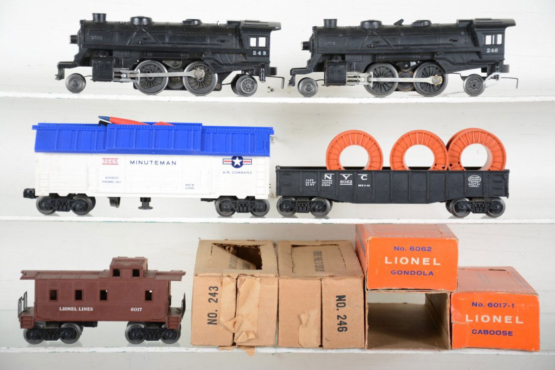 Boxed Lionel Postwar Trains (1 of 4)