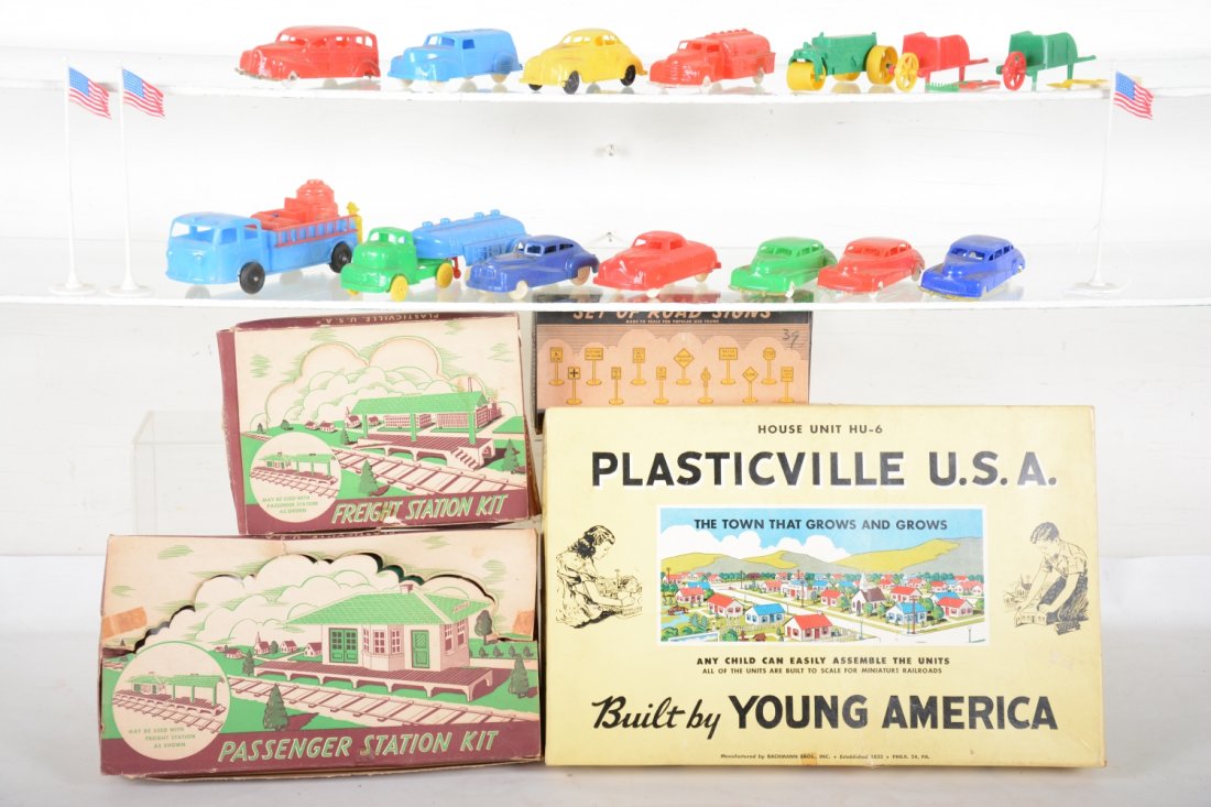 Plastic Vehicle & Plasticville Lot (1 of 2)