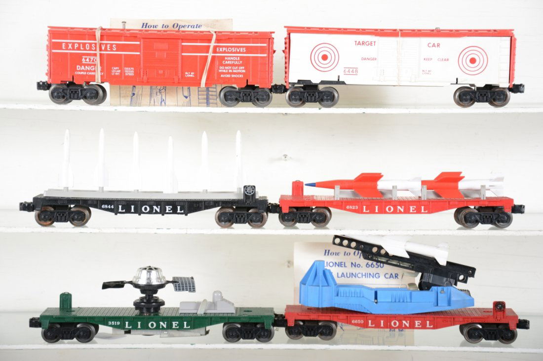 Clean Lionel Space & Military Cars (1 of 4)