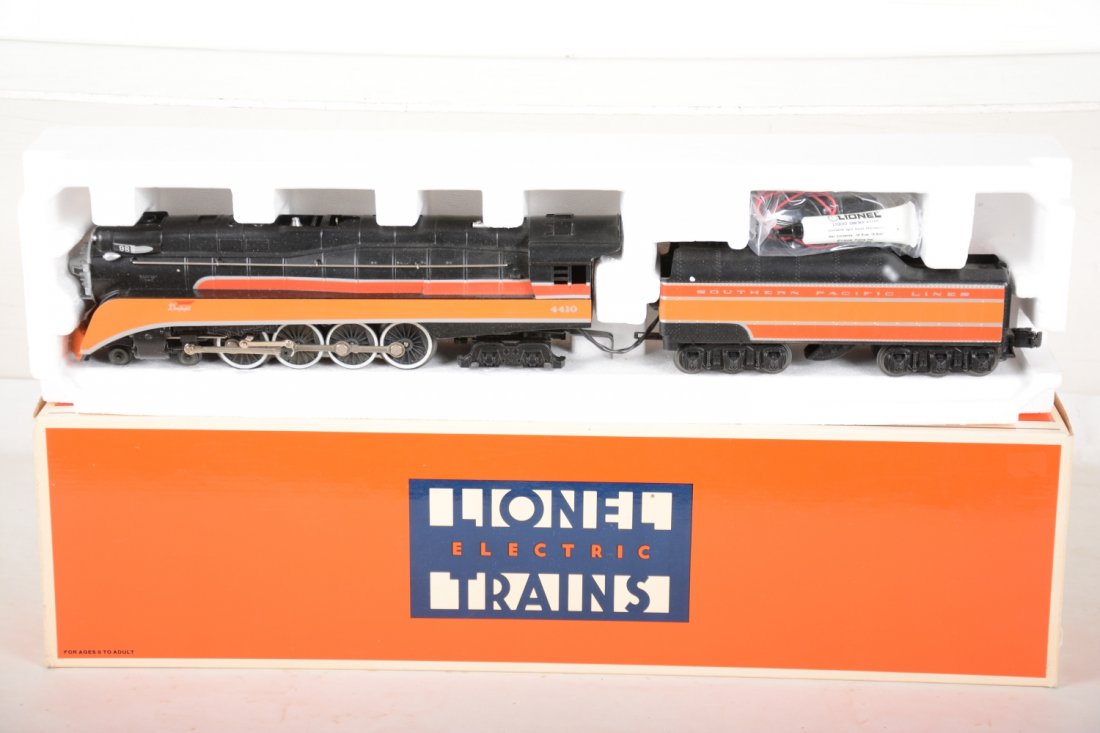 Lionel 18007 SP Daylight GS2 Locomotive (1 of 2)