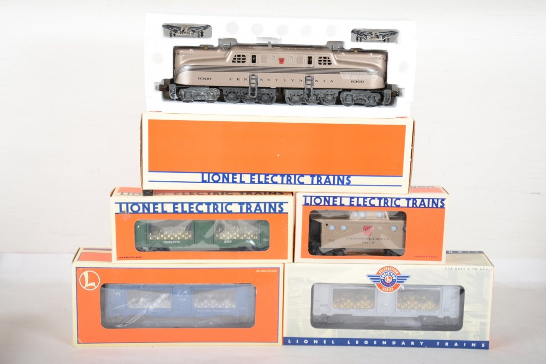Lionel GG1 Mint Train Set (1 of 2)