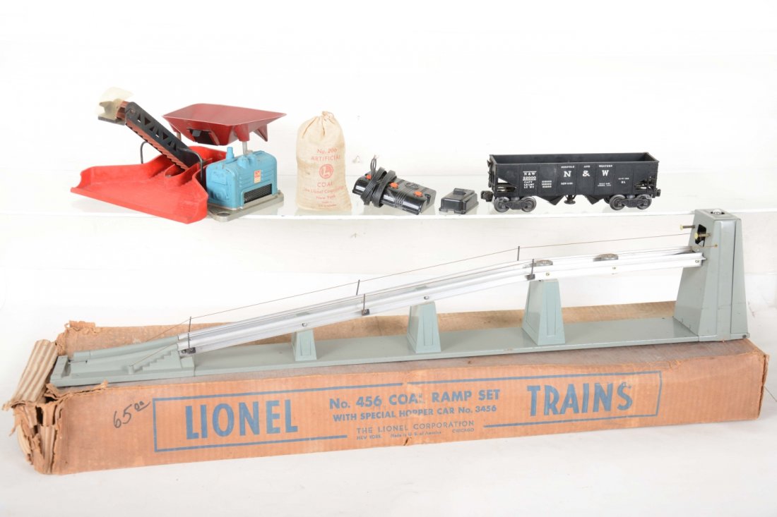 Lionel 397 & Boxed 456 Coaling Accessories (1 of 4)