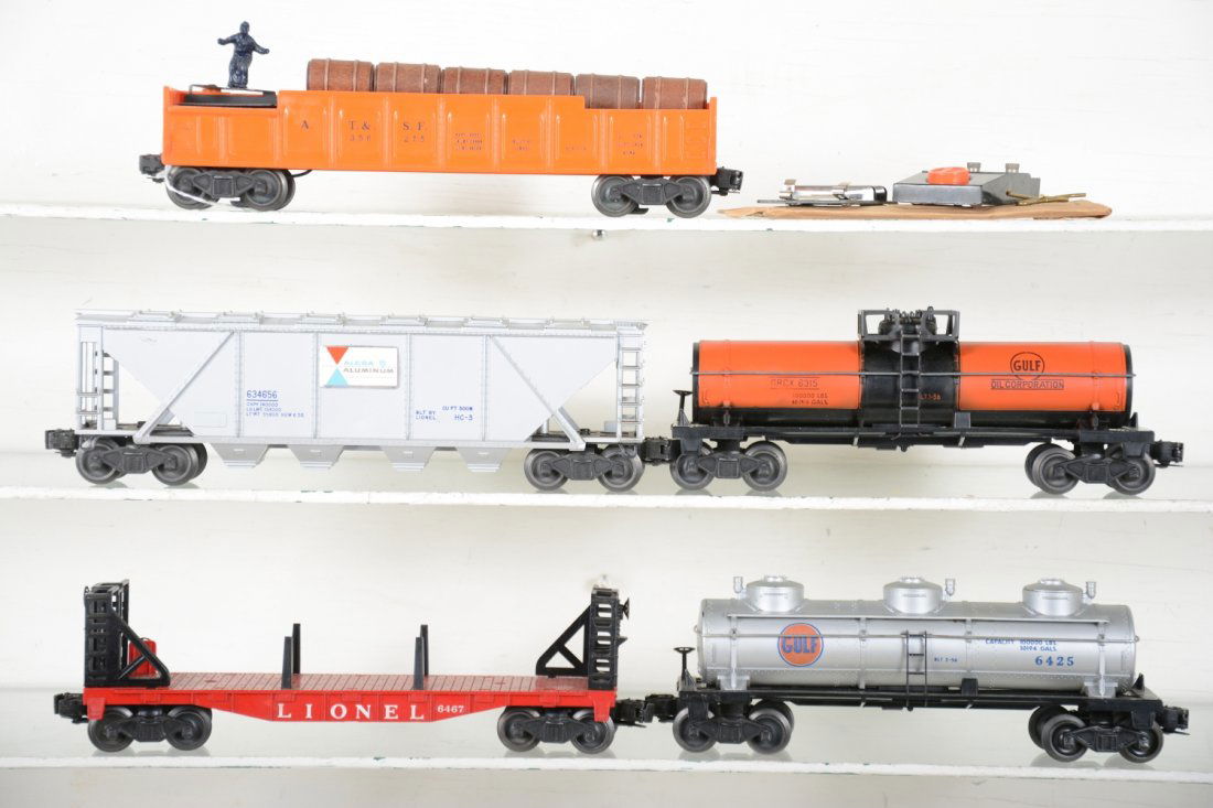 Clean Lionel Freight Cars (1 of 4)