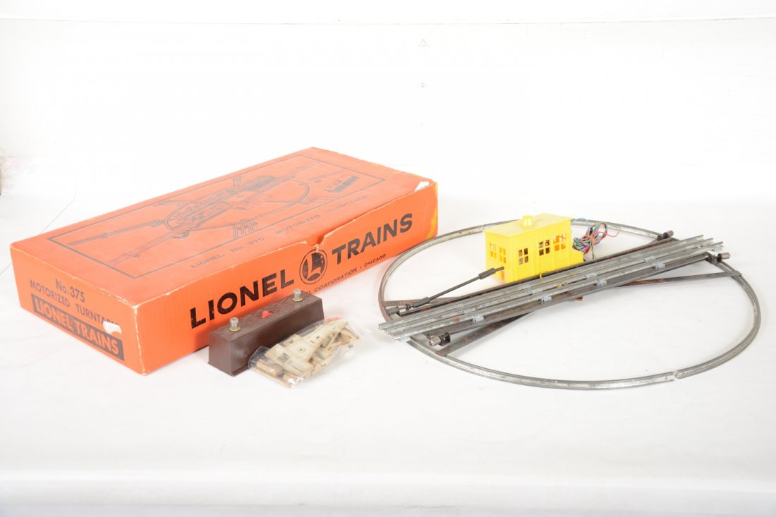 Boxed Lionel 375 Turntable (1 of 2)