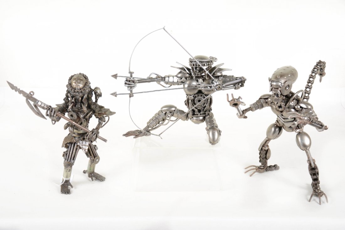 Metal Alien VS Predator Sculptures (1 of 2)