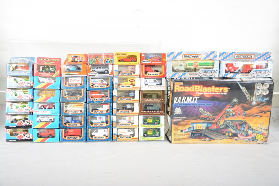 Boxed Matchbox Vehicles and Playset (1 of 5)