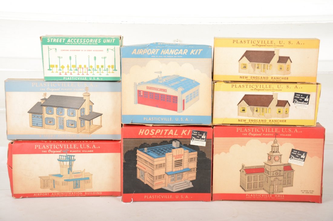 8 Vintage Plasticville Kits (1 of 3)
