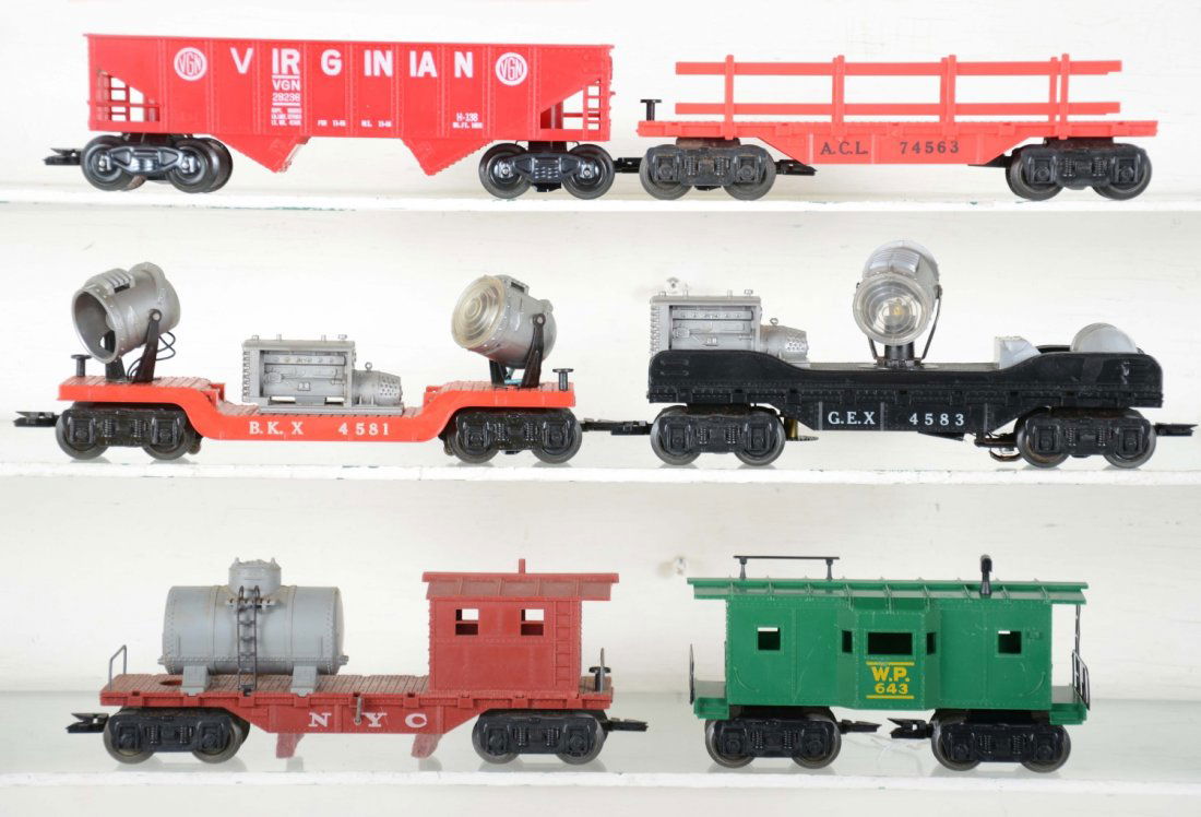 Deluxe Marx Freight Cars (1 of 4)