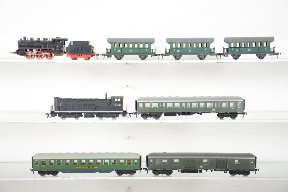 2 Fleischmann HO Passenger Sets (1 of 4)