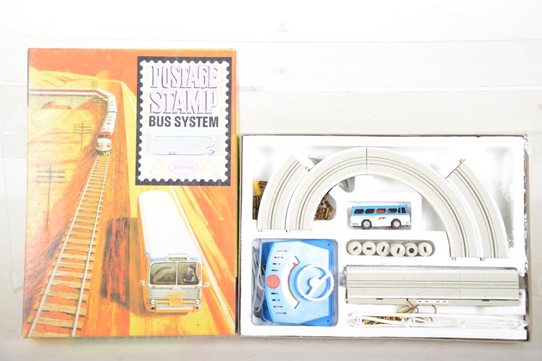 Boxed Aurora 4403-1200 Bus Slot Car Set (1 of 2)