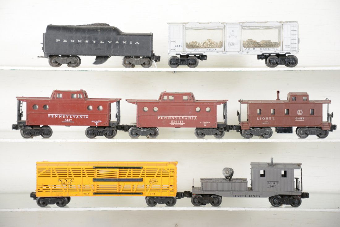 Lionel Postwar Train Lot (1 of 4)
