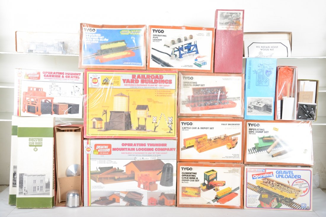 Boxed HO Trains Group (1 of 2)