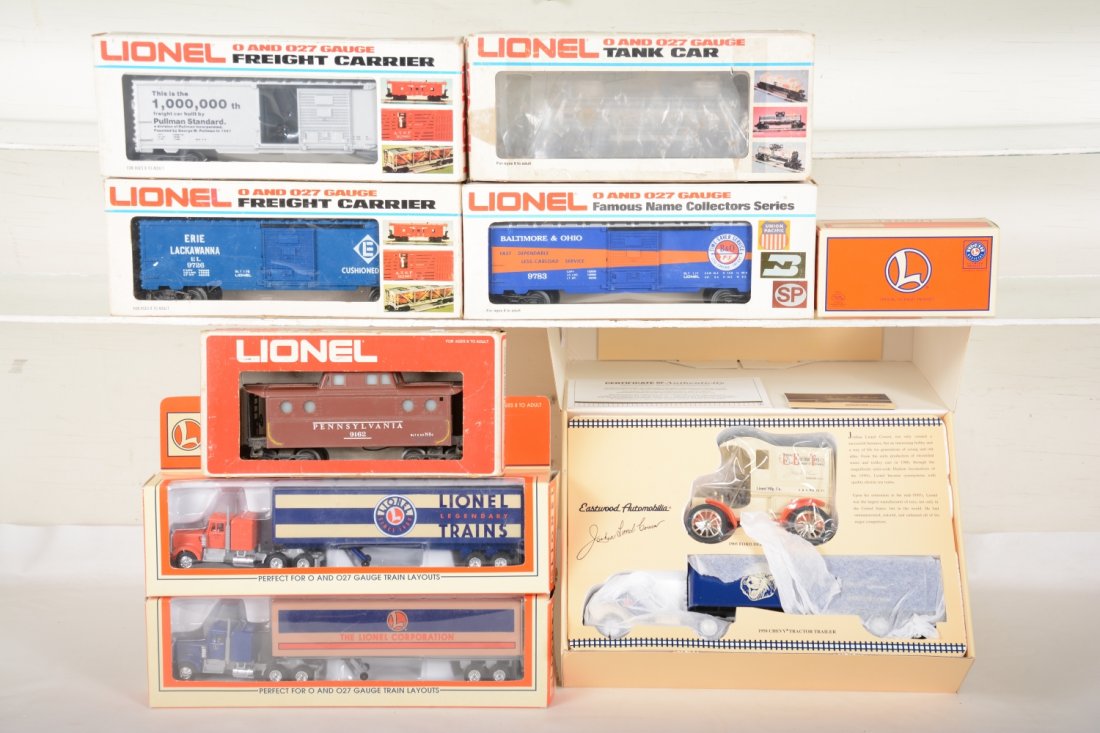 Lionel Modern Group (1 of 2)