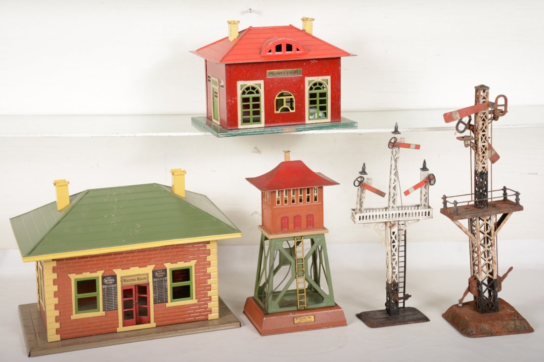 Lionel Prewar Accessories, Plus (1 of 2)