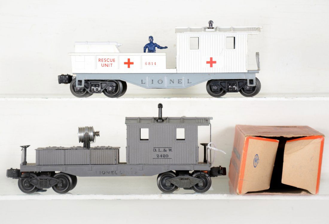 Lionel 2420 & Boxed 6814 Cabooses (1 of 4)