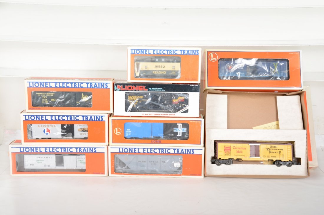 9 Lionel Freight Cars (1 of 2)