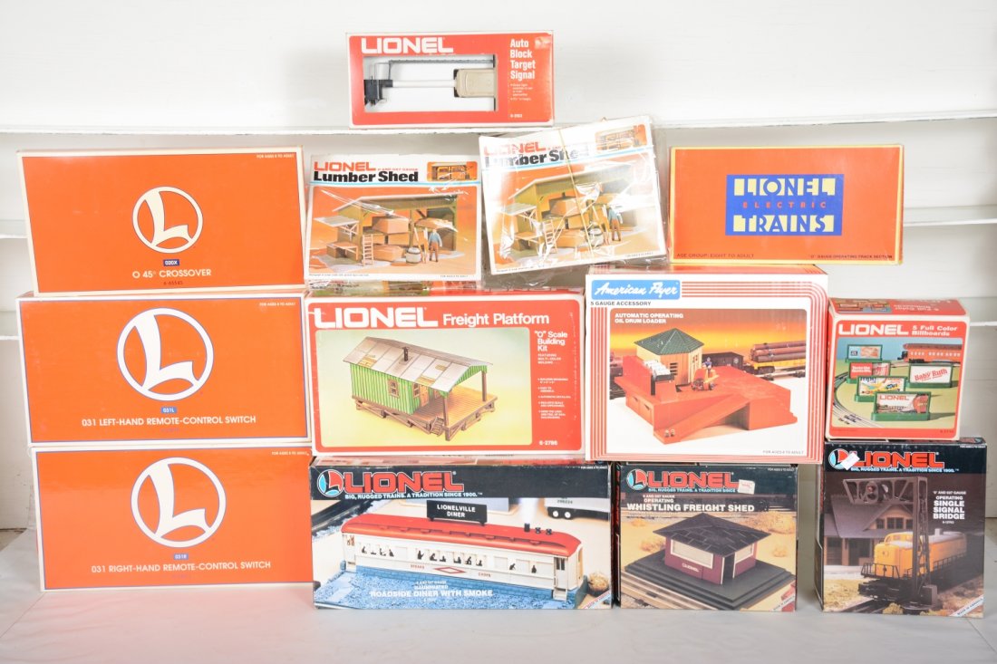 Lionel Accessories (1 of 2)