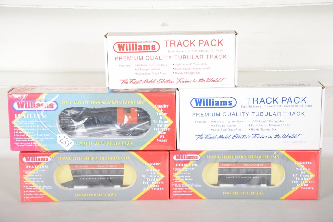 Williams NH Diesel Passenger Set & Track (1 of 2)