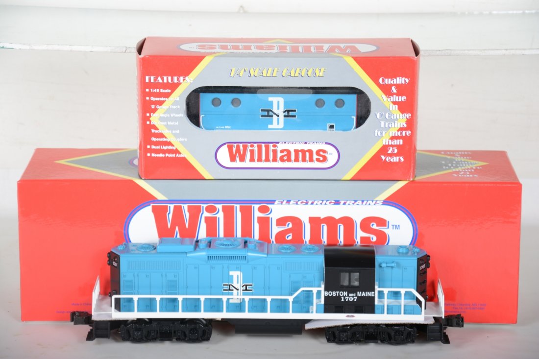 Williams B&M GP9 Diesel & Caboose (1 of 3)