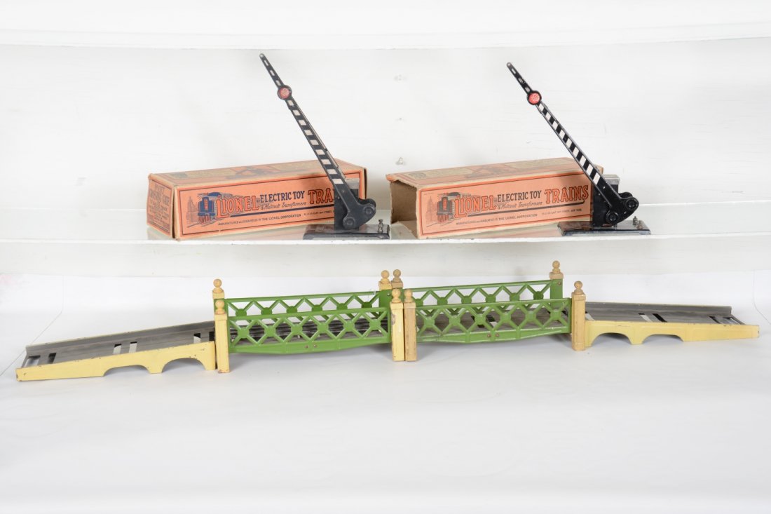 Lionel Accessory Lot (1 of 3)