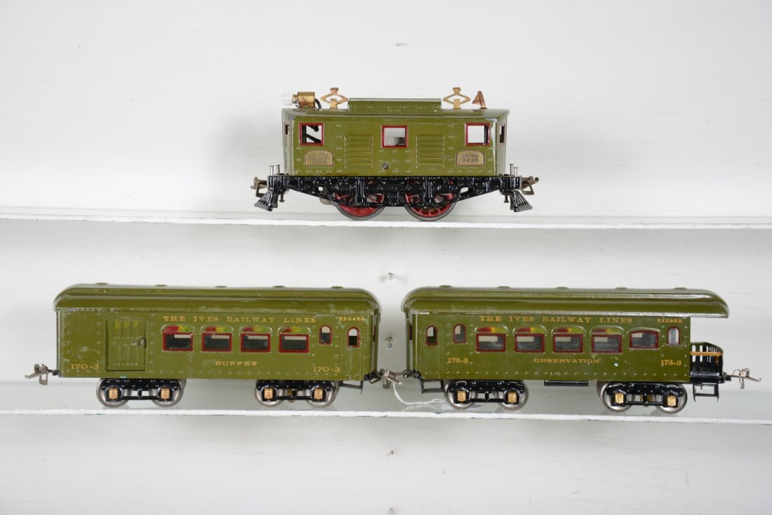 Nice Ives 3235 Passenger Set (1 of 4)