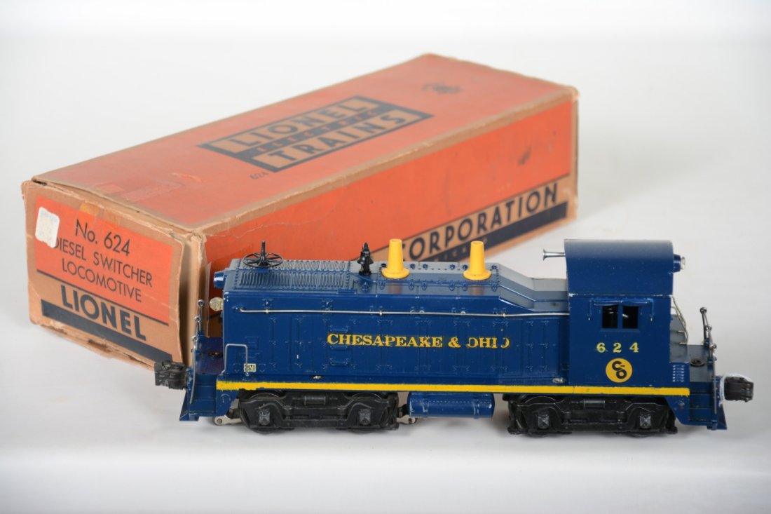 Clean Lionel 624 C&O NW2 Diesel: Nice finish with 1 side decal at 97%, other 70%. It shows light playwear with taped box & insert, C6+-7