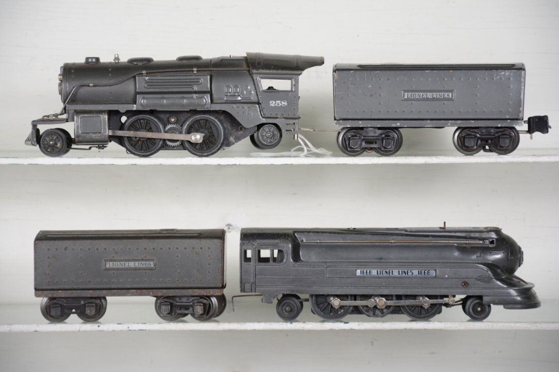 Lionel 1668E & 258 Steam Locomotives: Includes a clean late 258 with matching 2689W tender, gunmetal, C6+; 1668 Vanderbilt loco, light fatigue to wheels; 1689T tender, gunmetal, C5+