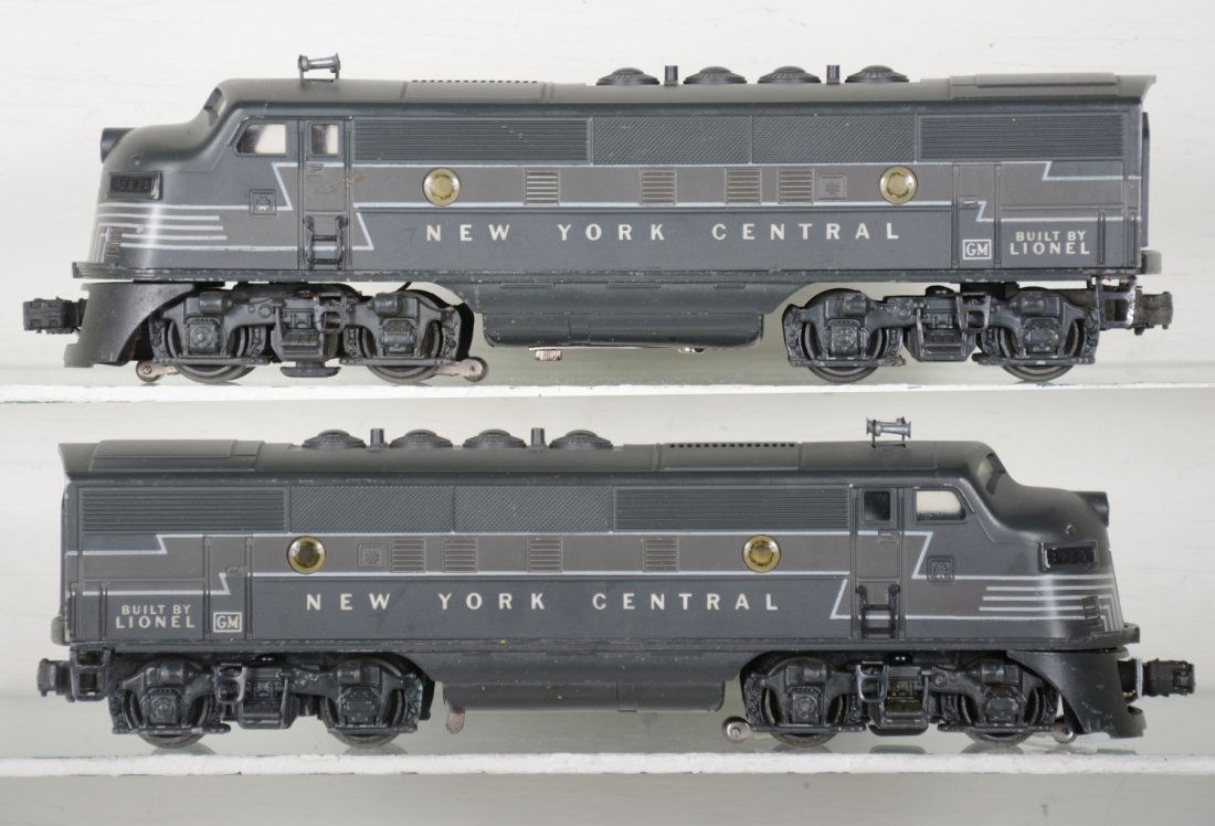 Clean Lionel 2354 NYC F3 AA Diesels (1 of 5)