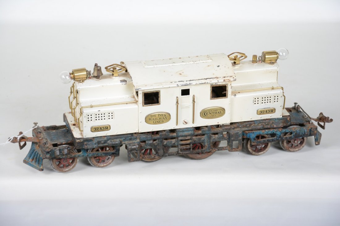 Scarce Ives 3243R White Loco (1 of 4)