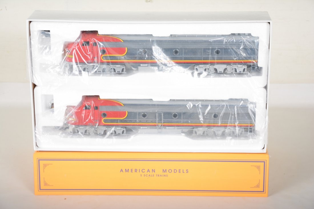 American Models ATSF E8 AA Diesels with Sound (1 of 2)