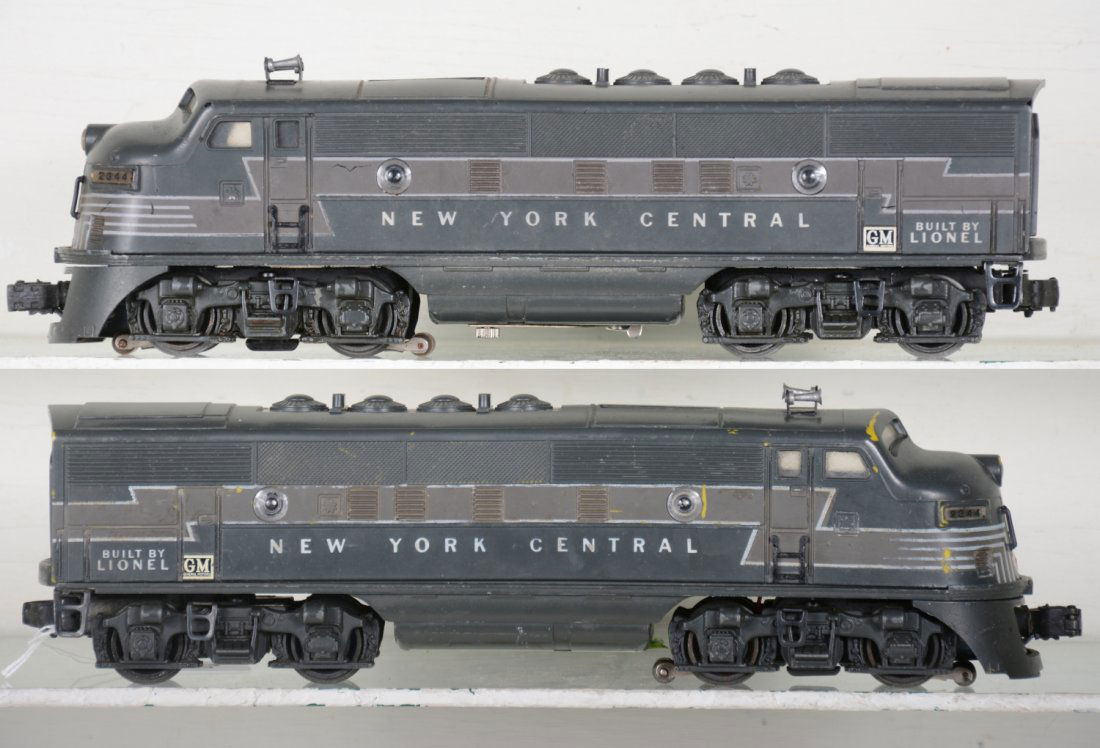 Unusual Lionel 2344 NYC F3 AA Diesel, Yellow Mold (1 of 5)