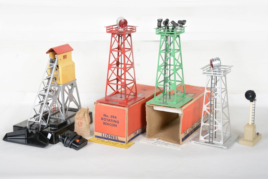 Lionel Accesory Lot, Some Boxed (1 of 2)