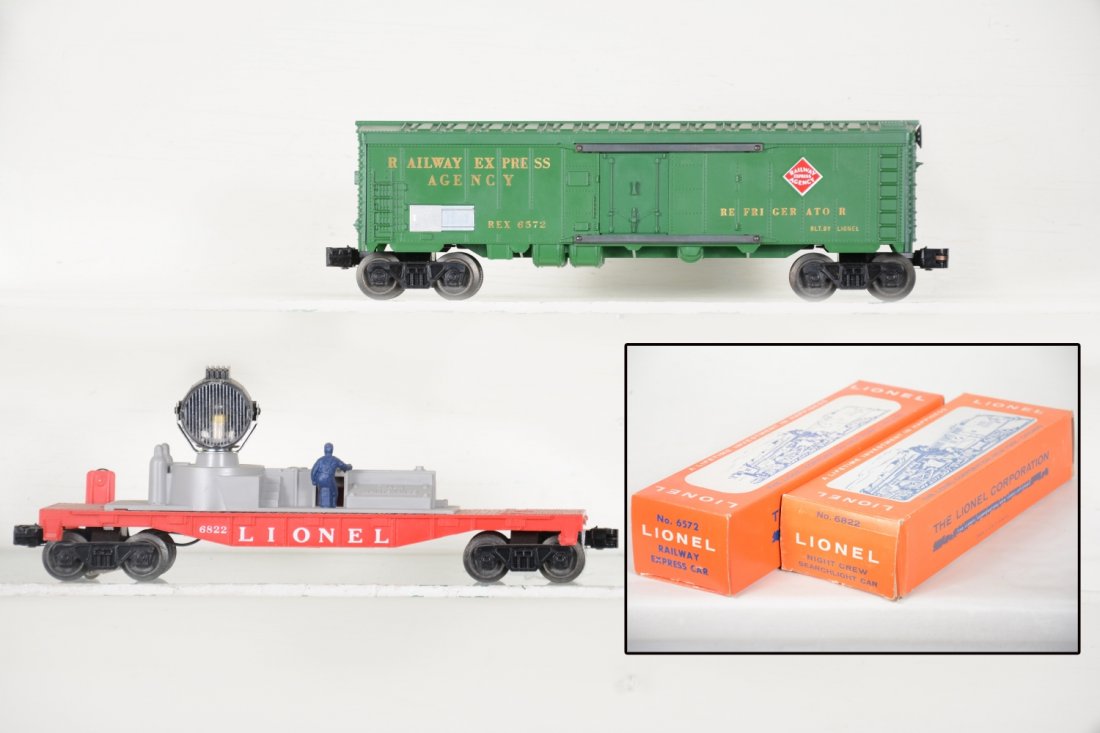 Mint Boxed Lionel 6572 & 6822 Freight Cars (1 of 6)