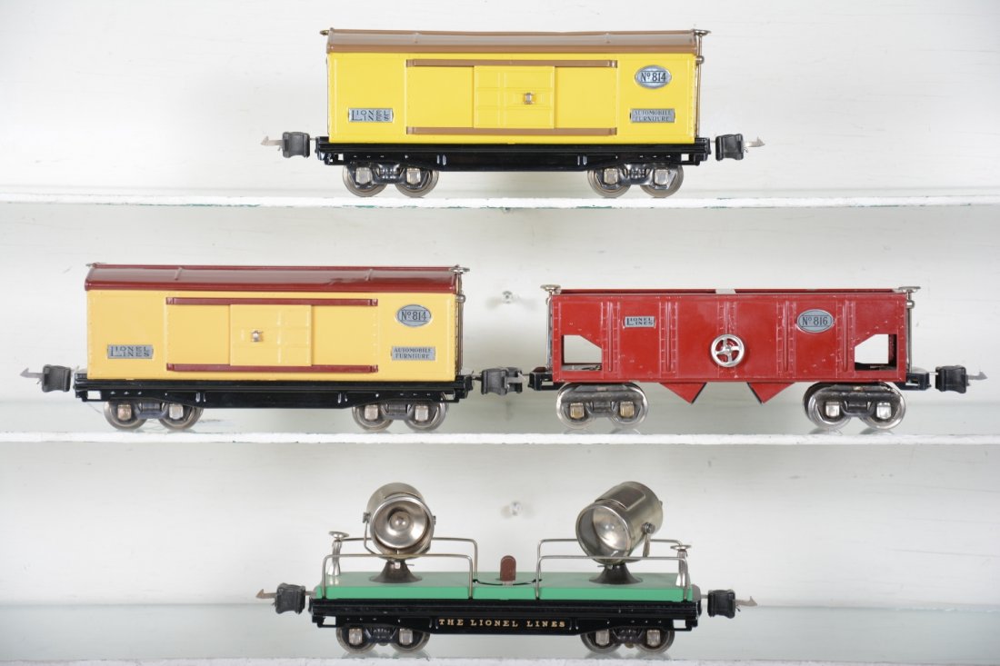 Nicely Restored Lionel Late 800 Series Freights (1 of 4)