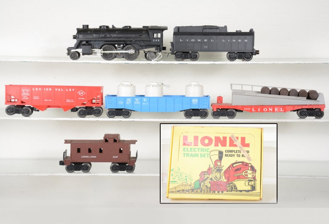 Boxed Lionel 233 Steam Freight Set 1646 (1 of 8)