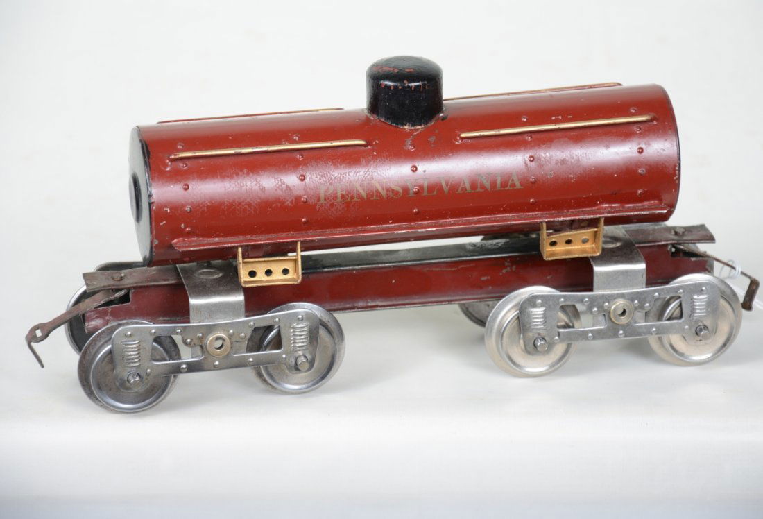 Early Lionel 15 PRR Tank Car (1 of 4)