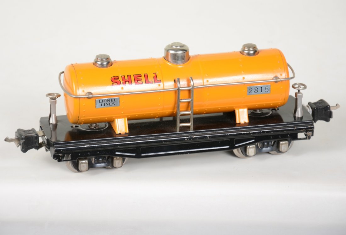 Clean Lionel 2815 Shell Tank Car (1 of 4)