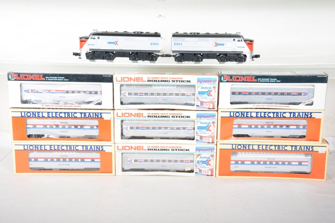 Lionel Amtrak Diesel Passenger Set (1 of 5)