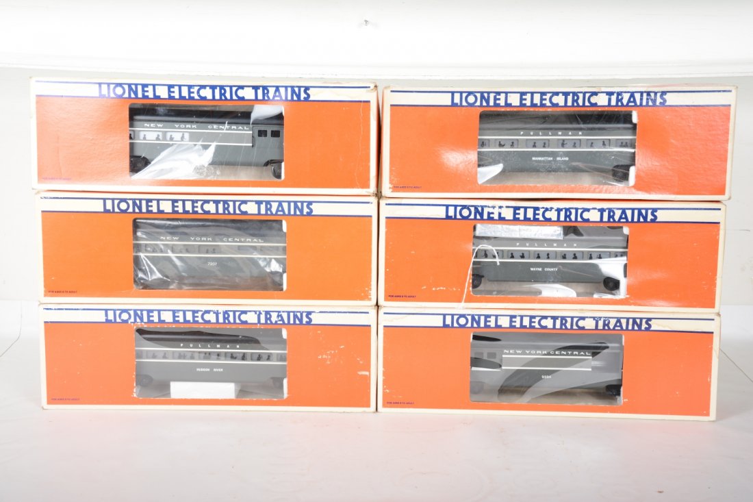 6 Lionel NYC Streamline Passenger Cars: Includes 9594 baggage; 9595 combine; 9596 & 9597 coaches; 7207 diner; 9598 observation. They show light runtime with C9 bodies with shop worn boxes.
