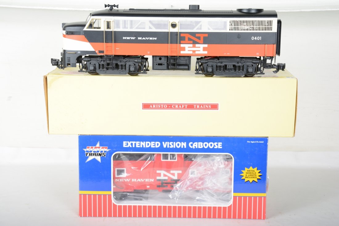Boxed G gauge NH Alco Diesel & Caboose (1 of 3)
