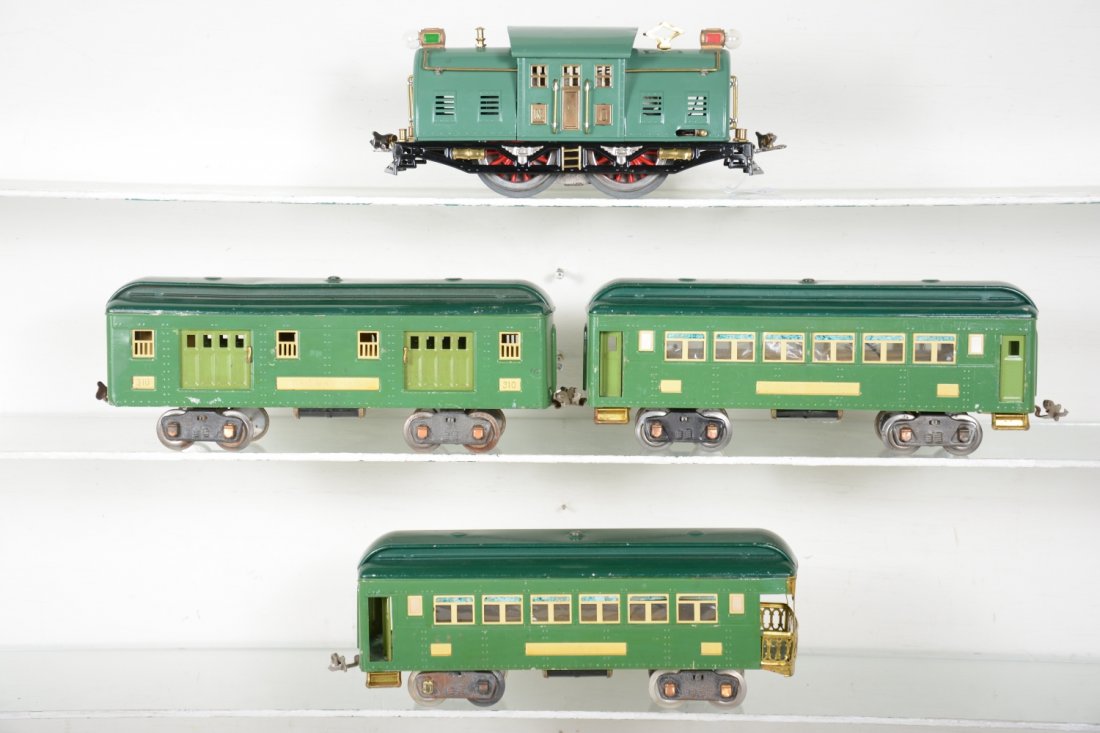 Restored Lionel 10 Passenger Set (1 of 4)
